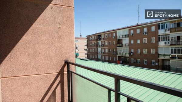 Zimmer zu vermieten in 3-Zimmer-Wohnung in Getafe, Madrid