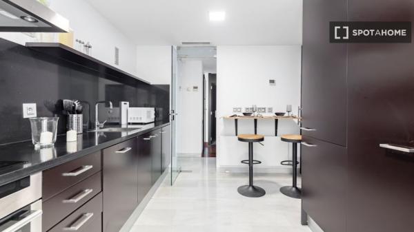 Room for rent in 7-bedroom apartment in La Xerera, Valencia