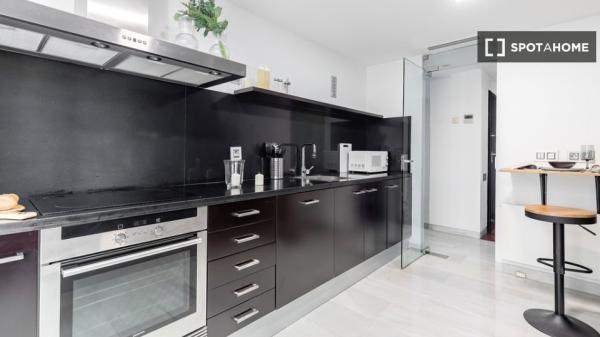 Room for rent in 7-bedroom apartment in La Xerera, Valencia