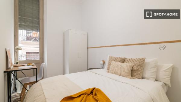 Habitaciones en apartamento de 5 dormitorios en Barcelona