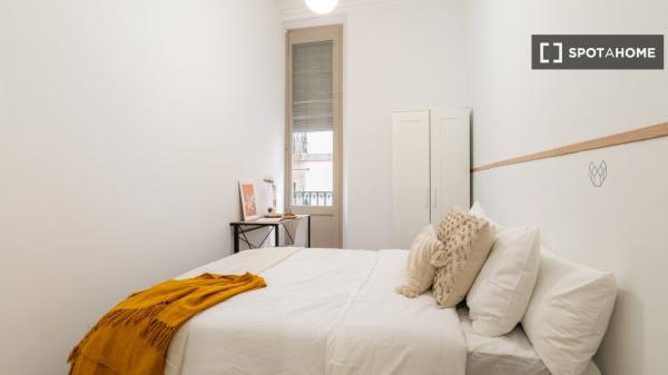 Habitaciones en apartamento de 5 dormitorios en Barcelona