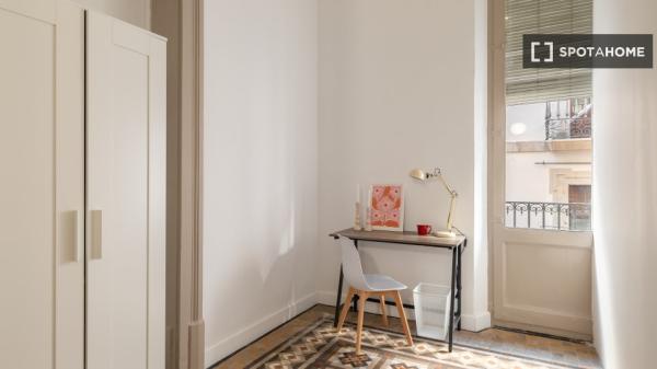 Habitaciones en apartamento de 5 dormitorios en Barcelona