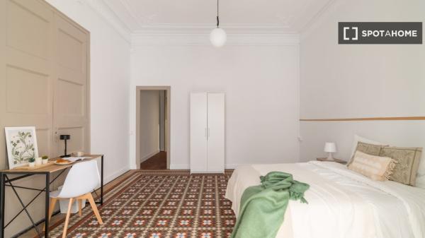 Habitaciones en apartamento de 5 dormitorios en Barcelona