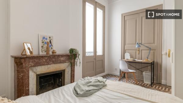 Habitaciones en apartamento de 5 dormitorios en Barcelona