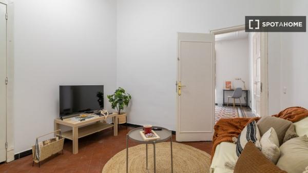 Zimmer zur Miete in 4-Zimmer-Wohnung in Barcelona