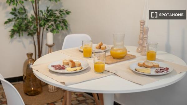 Habitaciones para alquilar en apartamento de 4 dormitorios en Barcelona