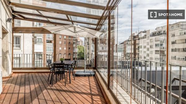 Apartamento de 2 dormitorios en alquiler en Chamartín, Madrid