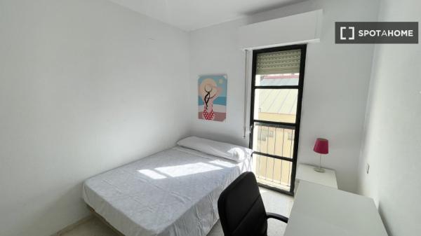 Quarto em apartamento compartilhado em Sevilla