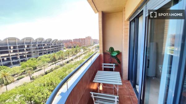 Piso de 4 habitaciones en alquiler en Campanar, Valencia