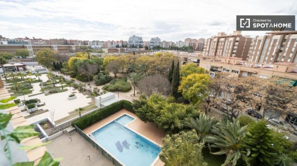 Apartamento de 2 dormitorios en alquiler en Campanar, Valencia