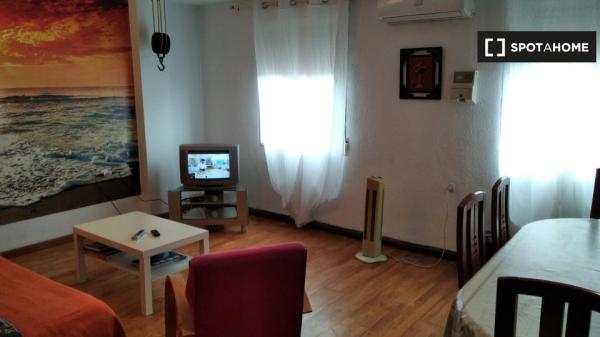 Apartamento de 2 dormitorios en alquiler en L'Olivereta, Valencia