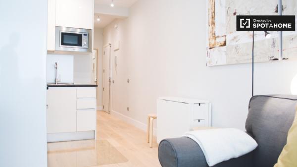 apartamento de 1 dormitorio en alquiler en Avenida de América, Madrid