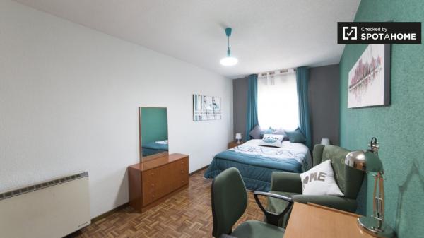 Quarto luminoso para alugar, apartamento de 5 quartos, Alcalá de Henares