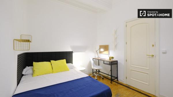 Acogedora habitación en apartamento de 7 dormitorios en Argüelles, Madrid