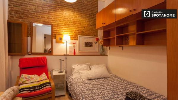 Habitación en apartamento de 5 dormitorios en Barri Gòtic, Barcelona