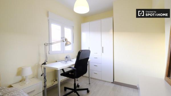 Acogedora habitación en alquiler en Getafe, Madrid