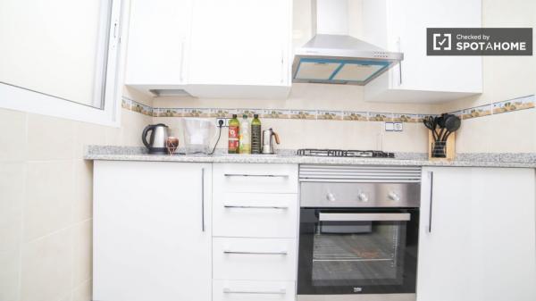 Decorated room in apartment in Poblats Maritims, Valencia