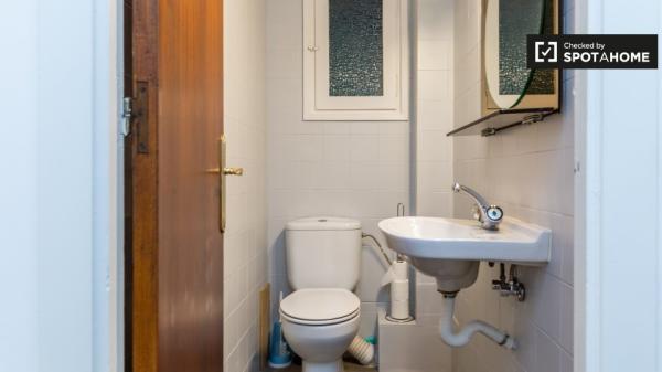 Se alquila habitación doble, apartamento de 4 dormitorios, Gràcia, Barcelona