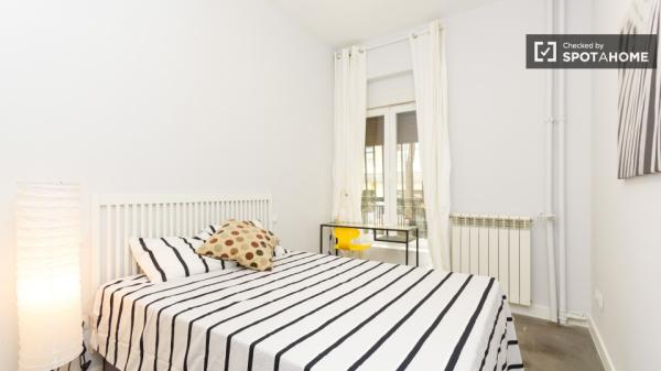 Habitación acogedora en apartamento de 6 dormitorios en Salamanca, Madrid