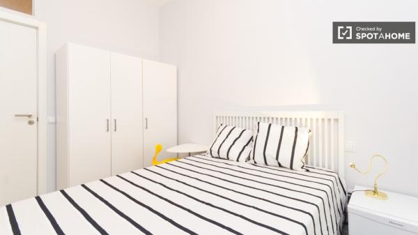 Habitación acogedora en apartamento de 6 dormitorios en Salamanca, Madrid