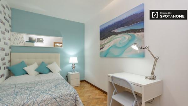 Quarto de casal para alugar, apartamento de 6 quartos, Alcalá de Henares