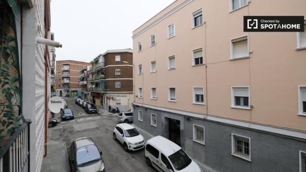 Encantadora habitación en alquiler en Puerta del Ángel, Madrid