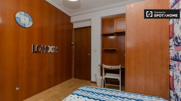 Quarto de casal para alugar, apartamento de 6 quartos, Alcalá de Henares