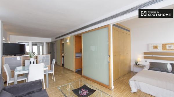 Luminoso apartamento de 2 dormitorios en alquiler en Centro, Madrid