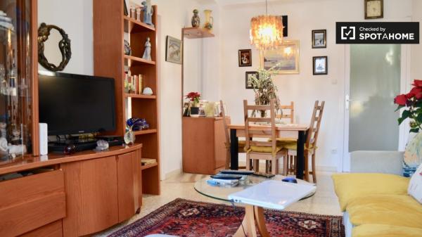 Habitación dinámica en alquiler en apartamento de 3 dormitorios, Sant Andreu