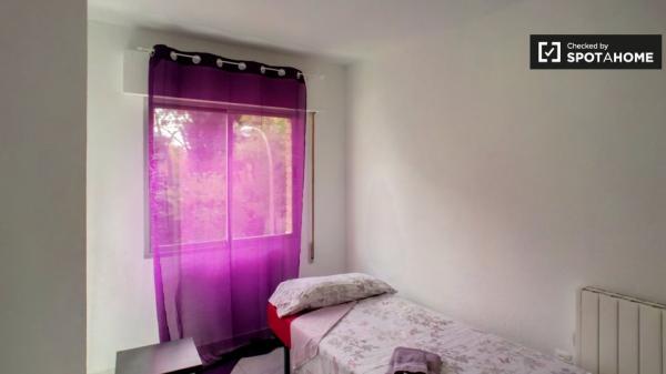 Apartamento de 4 dormitorios en alquiler en Alcalá de Henares, Madrid.