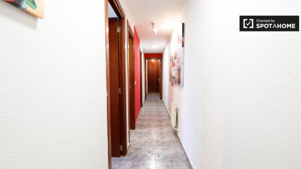 Zimmer in 5-Zimmer-Wohnung in Alcalá de Henares, Madrid