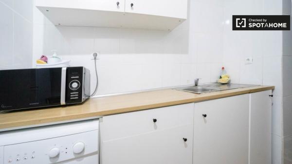 Quarto para alugar em apartamento de 2 quartos em Alcala de Henares