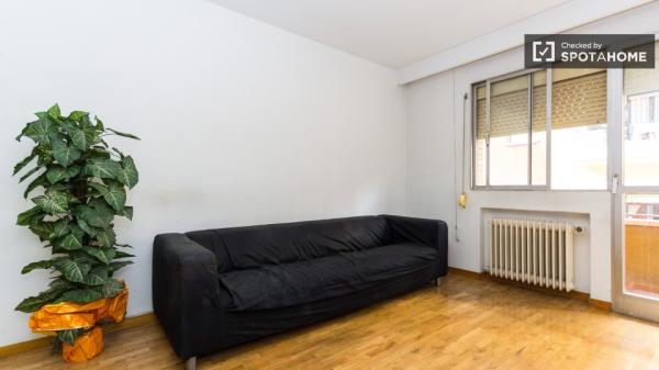 Soleado apartamento de 1 dormitorio con balcón en Chamartín, Madrid