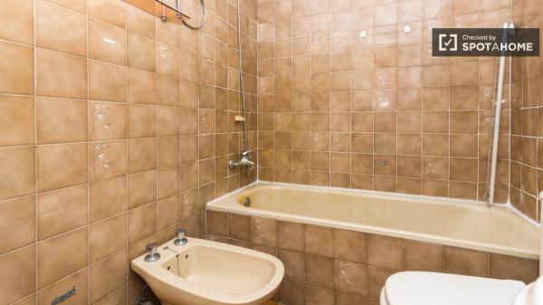 Soleado apartamento de 1 dormitorio con balcón en Chamartín, Madrid