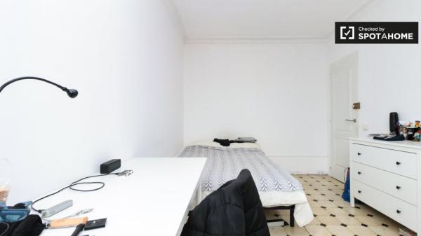 Se alquila habitación, apartamento de 4 dormitorios, L'Esquerra de l'Eixample