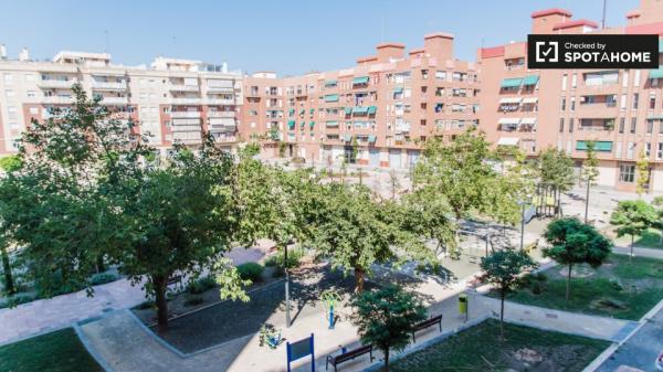 Zimmer zu vermieten, 4-Zimmer-Wohnung Poblats Marítims Valencia