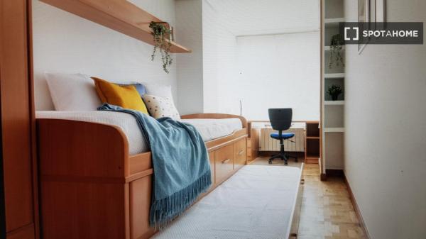 Zimmer zu vermieten in 3-Zimmer-Wohnung in Santander