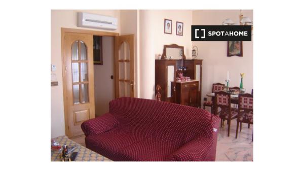 Habitación en piso compartido en Jaén