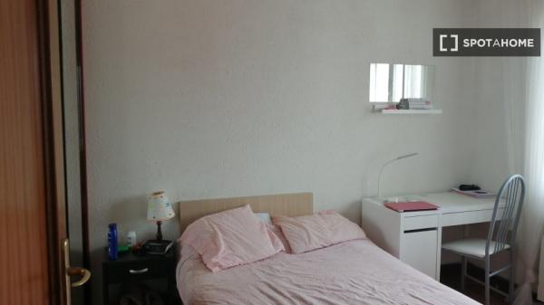 Quarto em apartamento compartilhado em Pamplona