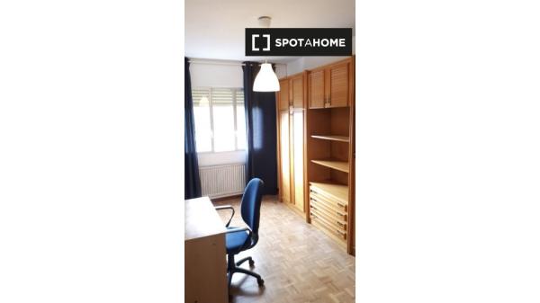 Quarto em apartamento compartilhado em Alcala De Henares