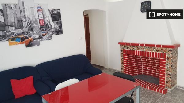 Room in shared apartment in Alcala De Henares