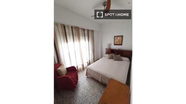 Piso de 3 habitaciones en alquiler en El Campello, Alicante