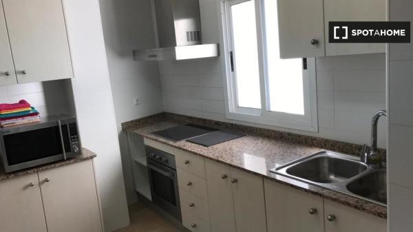 Alquiler de habitaciones en piso de 4 dormitorios en Murcia