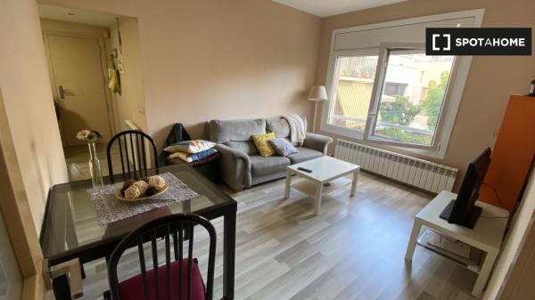 Habitación en piso compartido en barcelona.