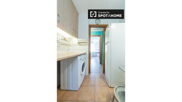 Habitación amueblada en apartamento de 4 dormitorios, L'Olivereta, Valencia