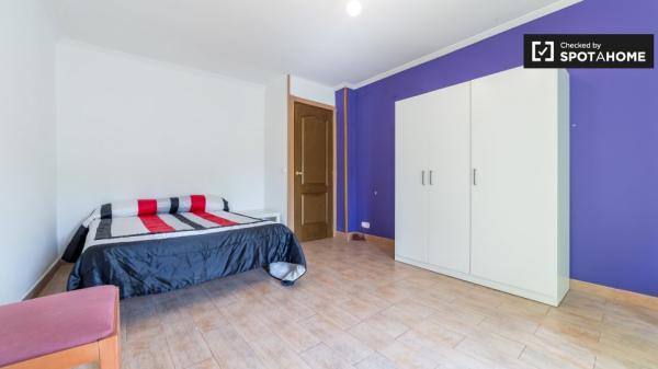 Habitación amueblada en apartamento de 4 dormitorios, L'Olivereta, Valencia