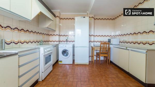 Double room to rent in Algirós, Valencia.