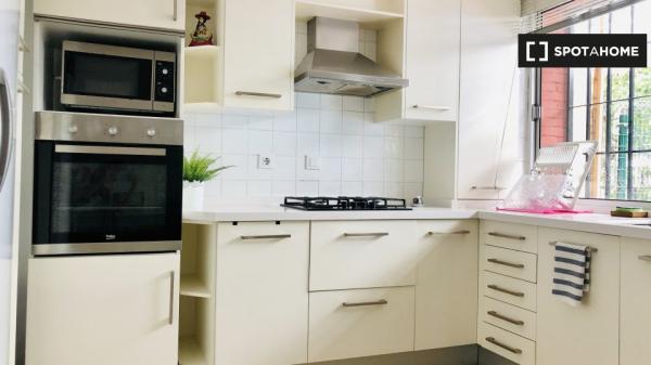 Quarto para alugar em apartamento de 10 quartos no Centro, Sevilha