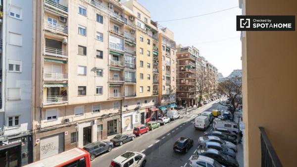 Piso de 2 dormitorios en alquiler en Valencia, Valencia