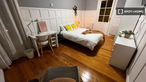 Zimmer zu vermieten in 5-Zimmer-Wohnung in Bilbao